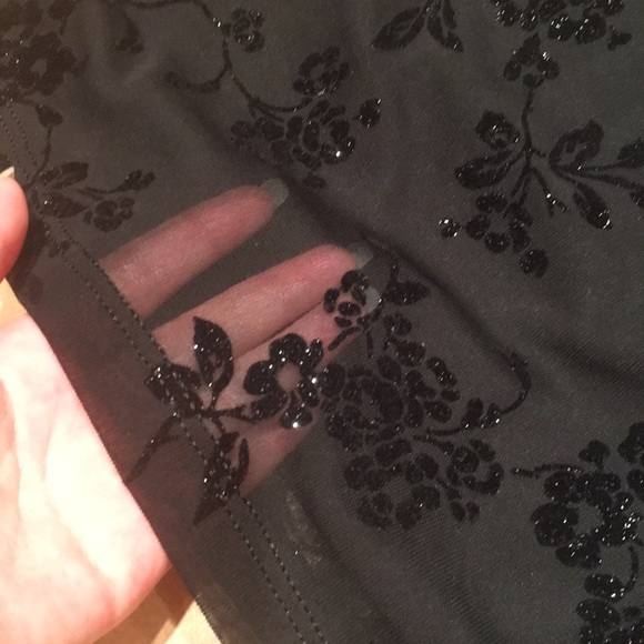 Black floral dress - Picture 4 of 4